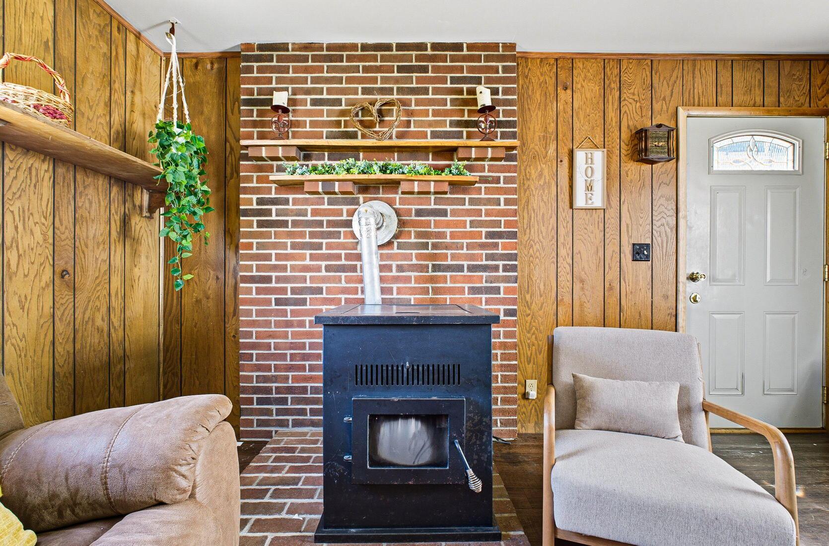 4868 Lewis Road Bloomingburg, OH 43106 - Photo 21 of 50 PELLET STOVE