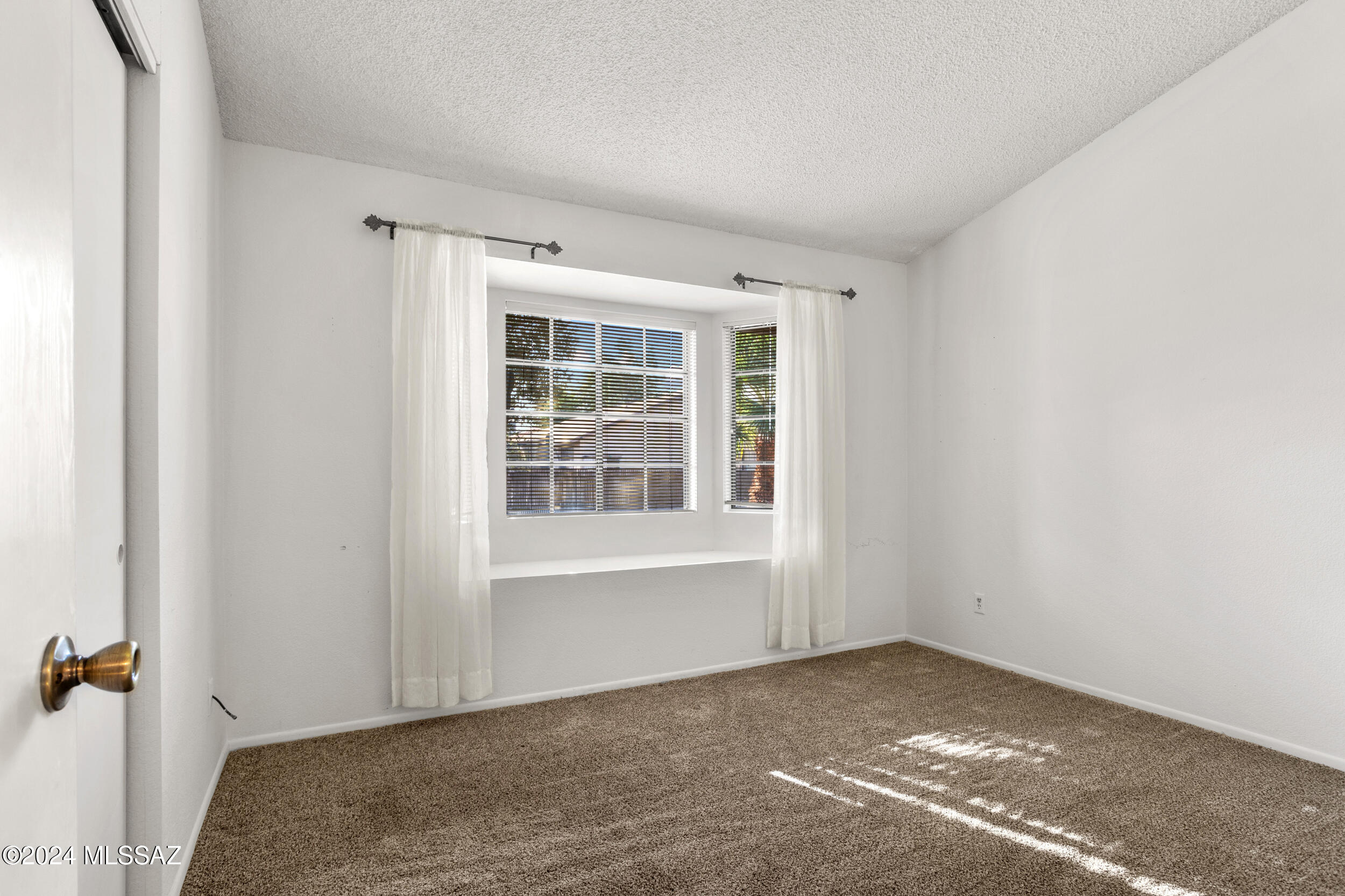 1684 Twin Ridge Road Tucson, AZ 85746 - Photo 18 of 28 Gallery Image 18