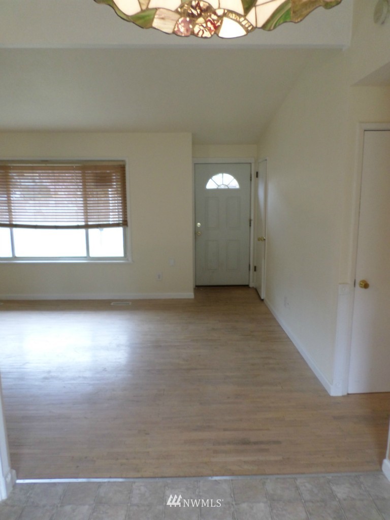 2525 Northeast 25th Street Renton, WA 98056 - Photo 2 of 8