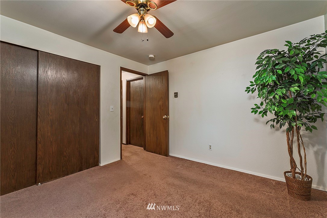 12110 Yoman Road Anderson Island, WA 98303 - Photo 15 of 30