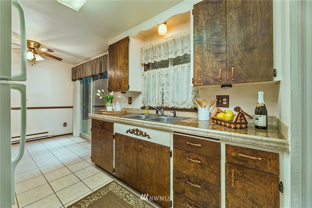 12110 Yoman Road Anderson Island, WA 98303 - Photo 10 of 30