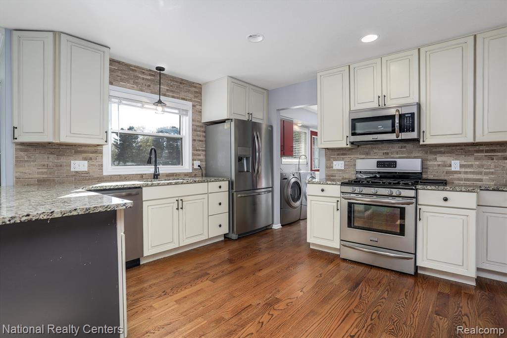 333 North Eager Road Howell, MI 48843 - Photo 12 of 45