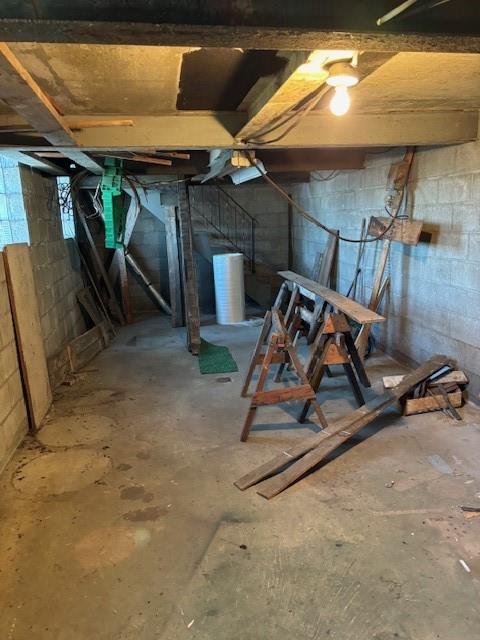 32 Elich Road Burgettstown, PA 15021 - Photo 43 of 48 a view of a room with gym equipment
