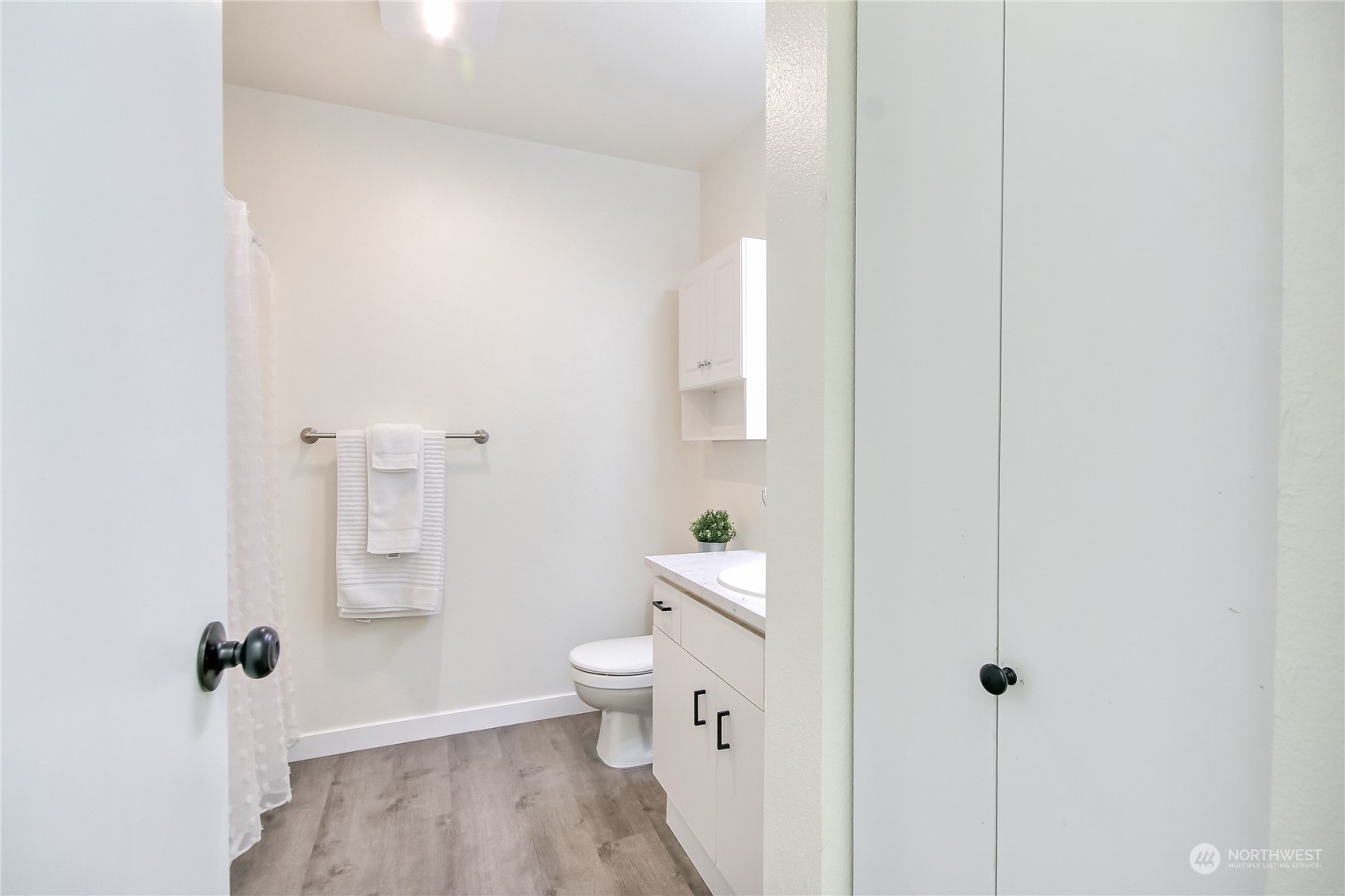 1825 South 330th Street, Unit E3 Federal Way, WA 98003 - Photo 16 of 26 a bathroom with a toilet