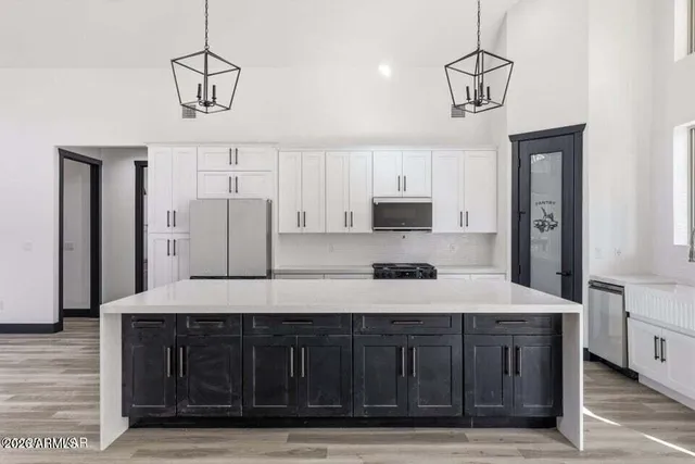 $1,000,000 | 2381 West Bench Road, Show Low, AZ 85901