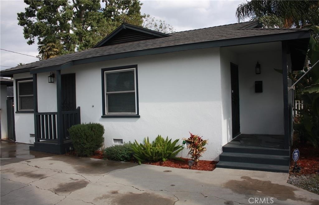 3585 Timothy Way Riverside, CA 92506 - Photo 3 of 14 a front view of a house