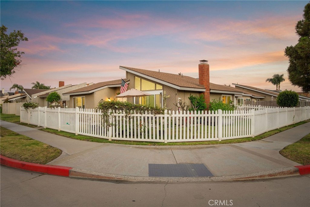 204 Springfield Avenue Huntington Beach, CA 92648 - Photo 39 of 40