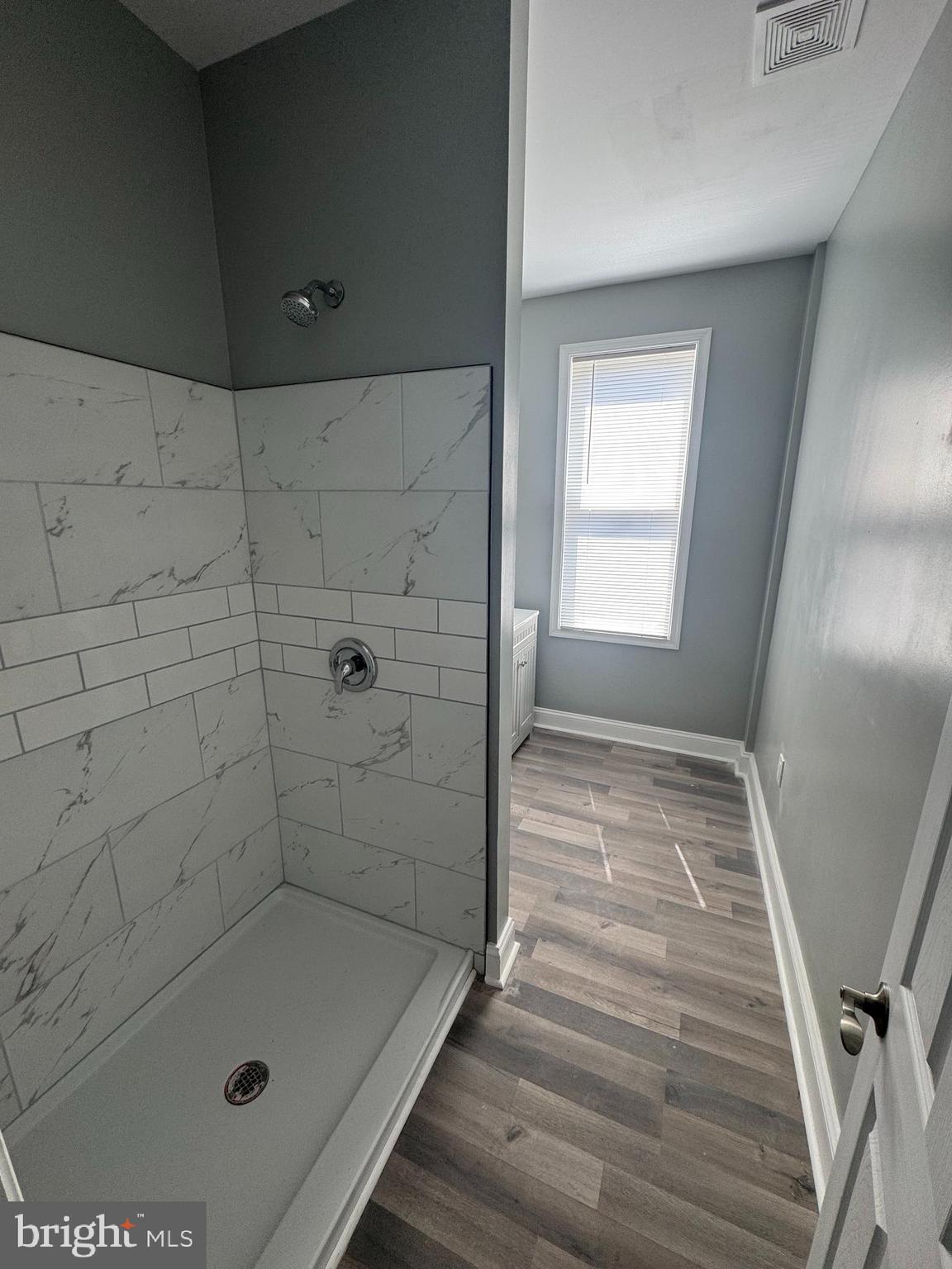 4303 York Road Baltimore, MD 21212 - Photo 7 of 21 a bathroom with a shower