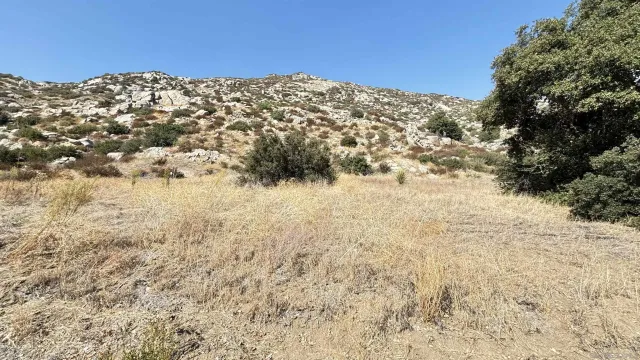 a view of a snow on the mountain