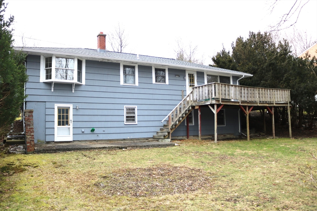28 Chevy Chase Road Worcester, MA 01606 - Photo 3 of 17 a view of a house with yard and sitting area