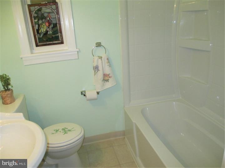 133 Ridgeland Road Wilmington, DE 19803 - Photo 14 of 25 Bathroom