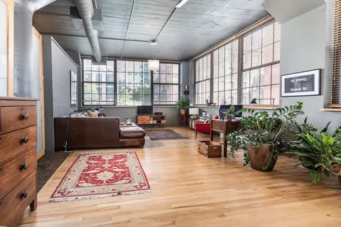$1,250,000 | 64 East Brookline Street, Unit 4, Boston, MA 02118