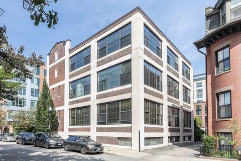 $1,250,000 | 64 East Brookline Street, Unit 4, Boston, MA 02118