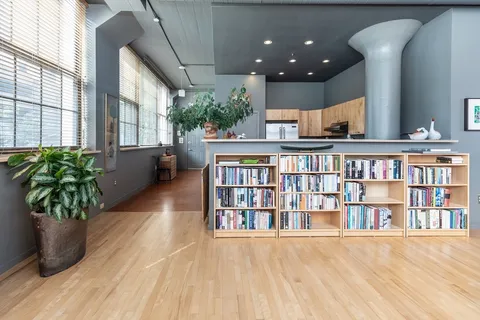 $1,250,000 | 64 East Brookline Street, Unit 4, Boston, MA 02118