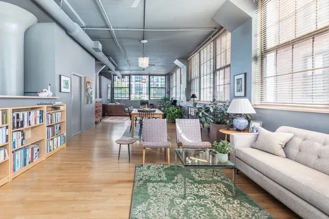 $1,250,000 | 64 East Brookline Street, Unit 4, Boston, MA 02118