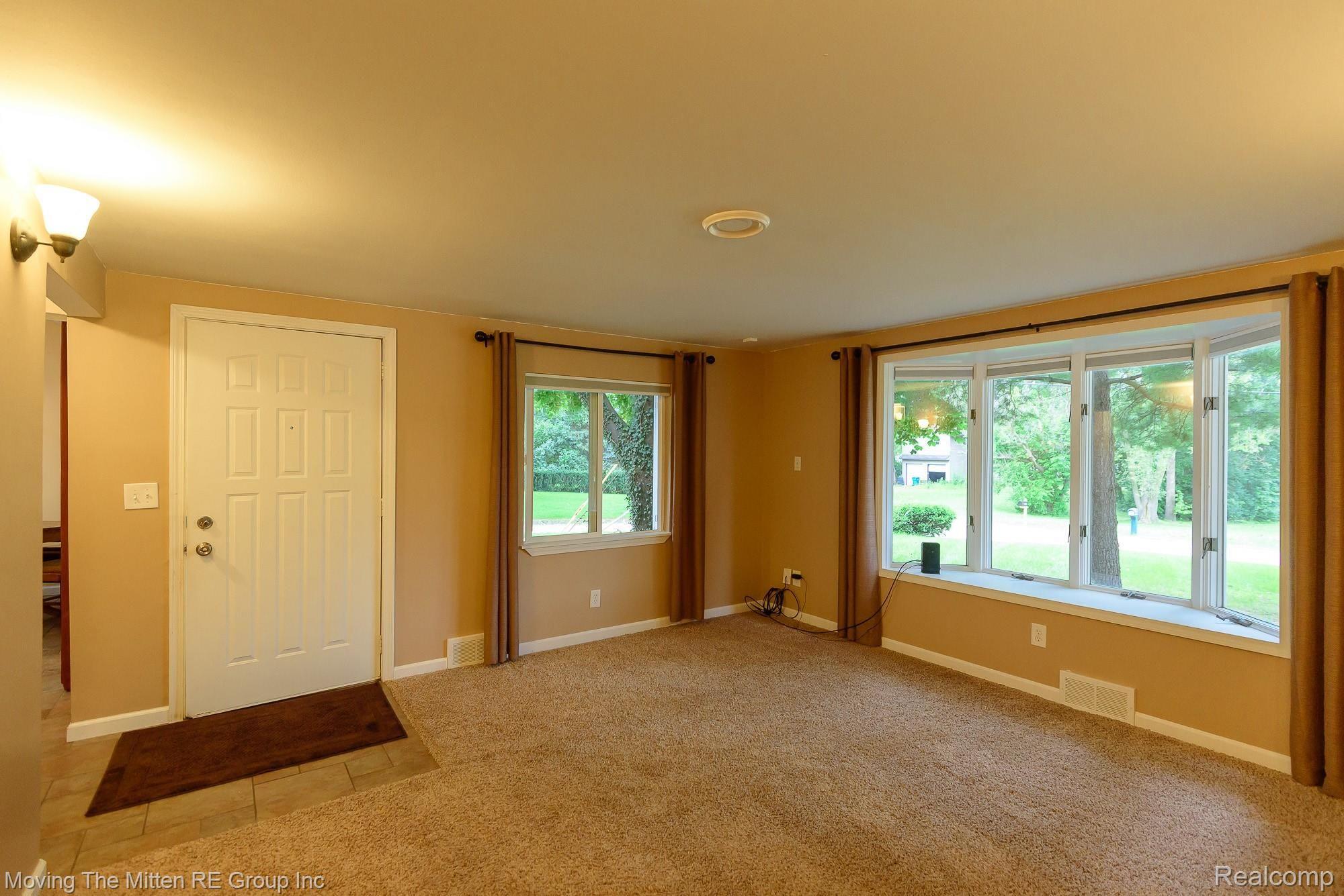 40173 Alden Road Belleville, MI 48111 - Photo 2 of 37 MTM_40173_alden-6.jpg
