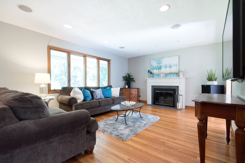 264 River Road Andover, MA 01810 - Photo 4 of 30 Gallery Image 4