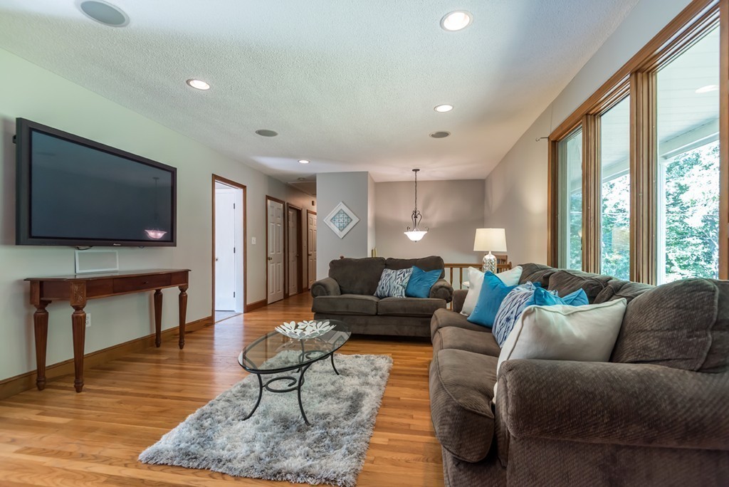 264 River Road Andover, MA 01810 - Photo 5 of 30 Gallery Image 5