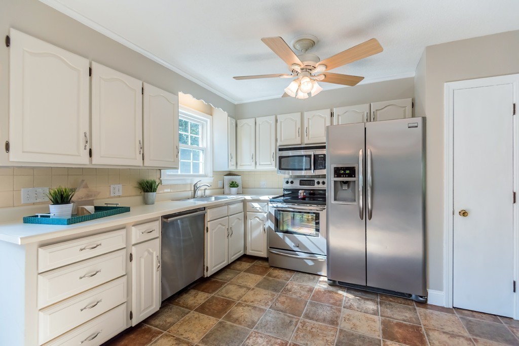 264 River Road Andover, MA 01810 - Photo 9 of 30 Gallery Image 9