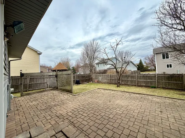 $3,000 | 665 Lakewood Farms Drive, Bolingbrook, IL 60490