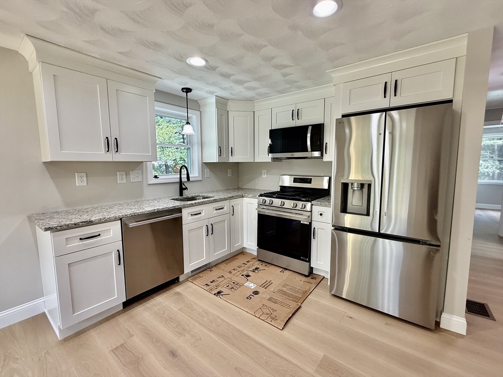 1 Burt Road Wilmington, MA 01887 - Photo 4 of 22 Gallery Image 4