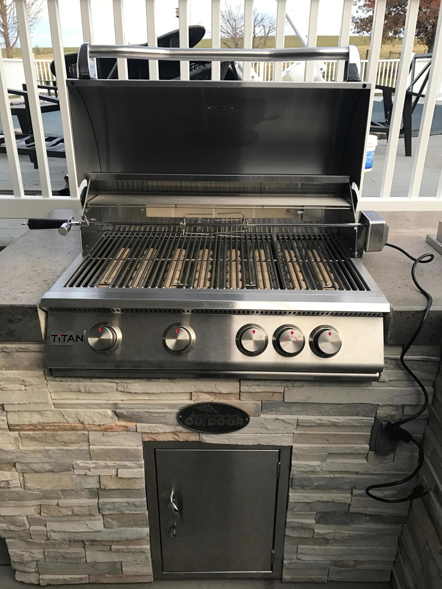876 Eminence Road Eminence, KY 40019 - Photo 63 of 93 Featuring Natural Gas Grill