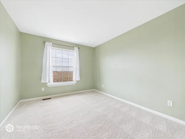 $335,000 | 830 Spring Meadow Lane, Malta, IL 60150