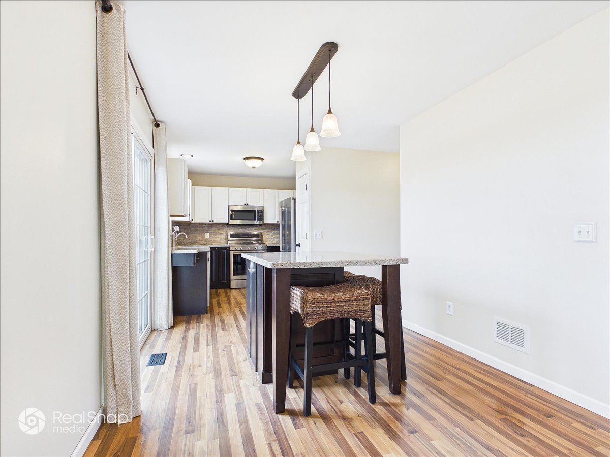 830 Spring Meadow Lane Malta, IL 60150 - Photo 8 of 53