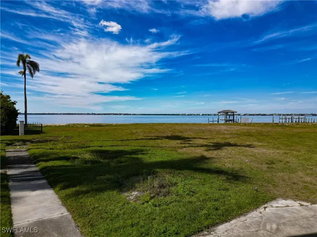 $2,470,000 | 1301 Poinciana Avenue, Fort Myers, FL 33901