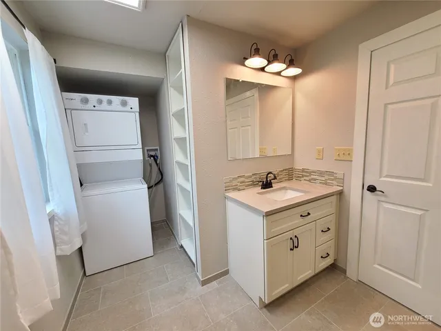 $1,995 | 1615 Norman Road, Stanwood, WA 98292