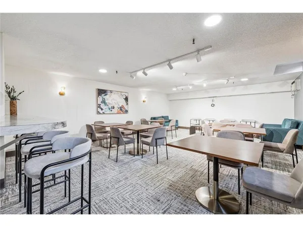 $99,900 | 4101 Parklawn Avenue, Unit 310, Edina, MN 55435