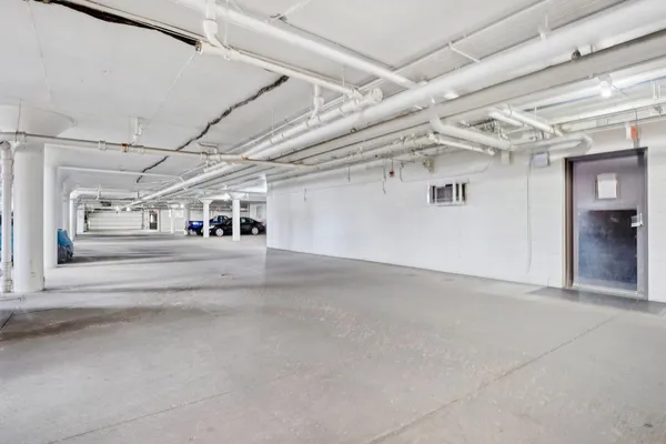 $99,900 | 4101 Parklawn Avenue, Unit 310, Edina, MN 55435