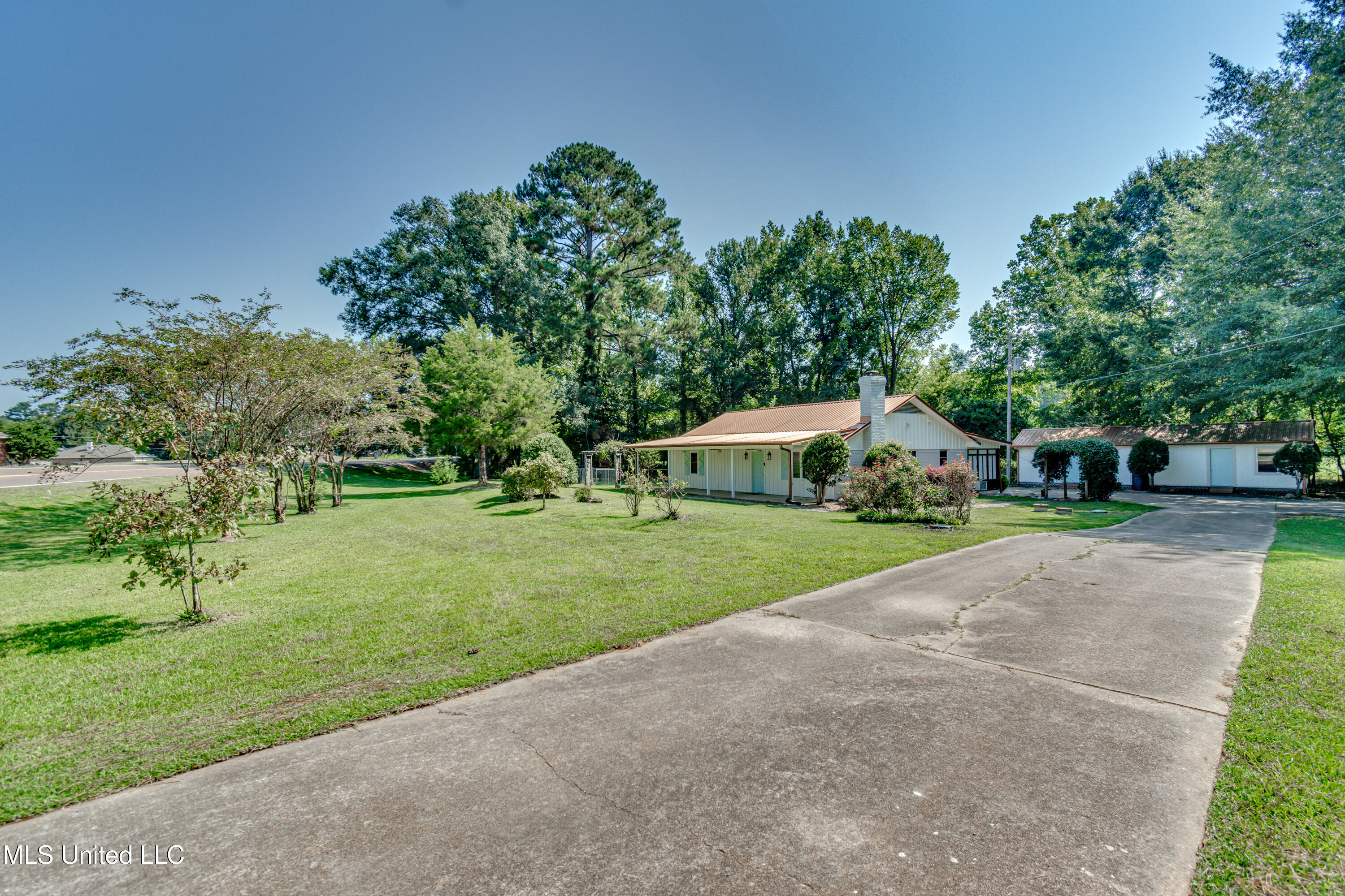 411 Highway 468 Brandon, MS 39042 - Photo 2 of 55 411 Hy 468-76