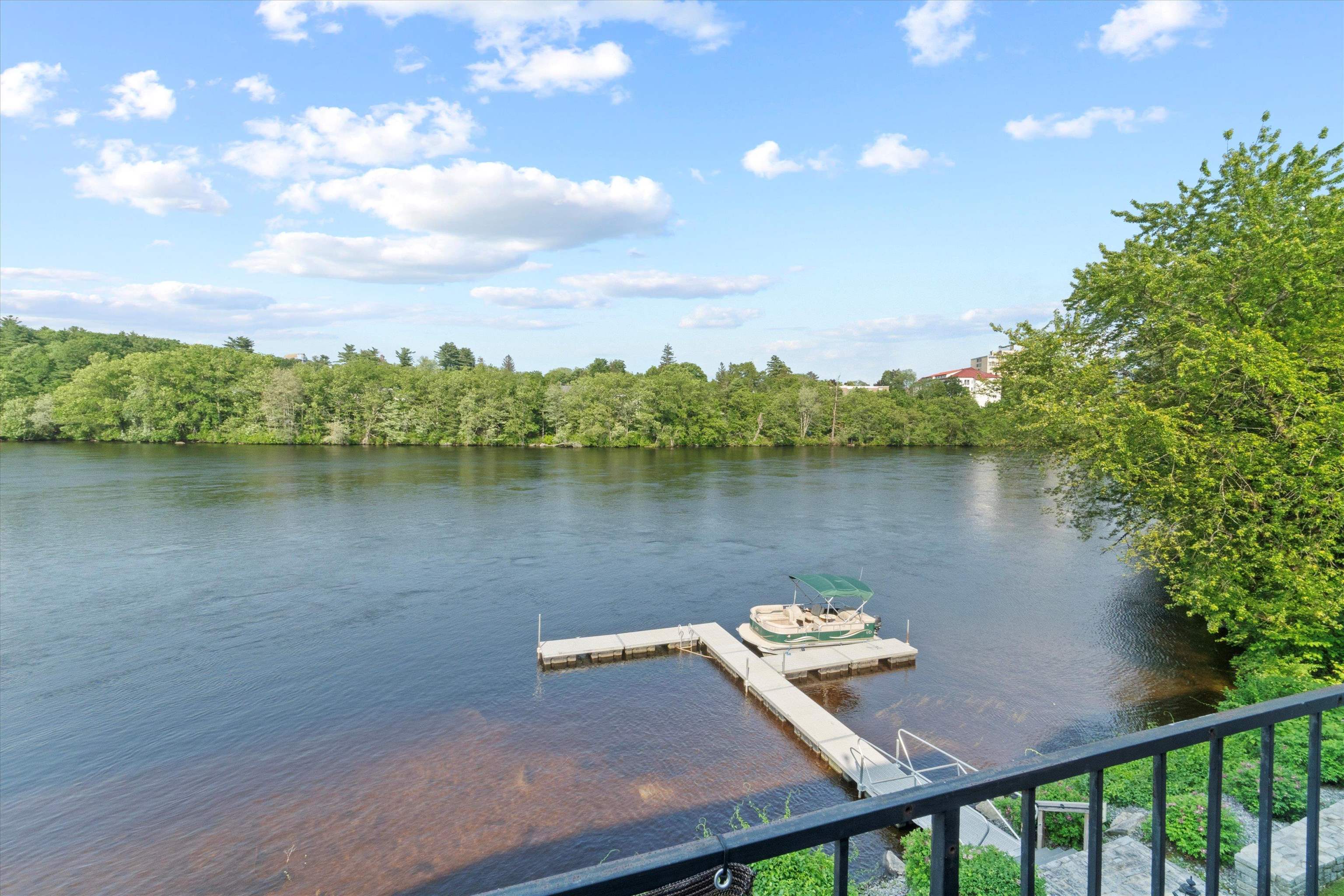 33 Riverfront Drive, Unit 5 Manchester, NH 03102 - Photo 18 of 30