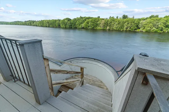 $2,850 | 33 Riverfront Drive, Unit 5, Manchester, NH 03102