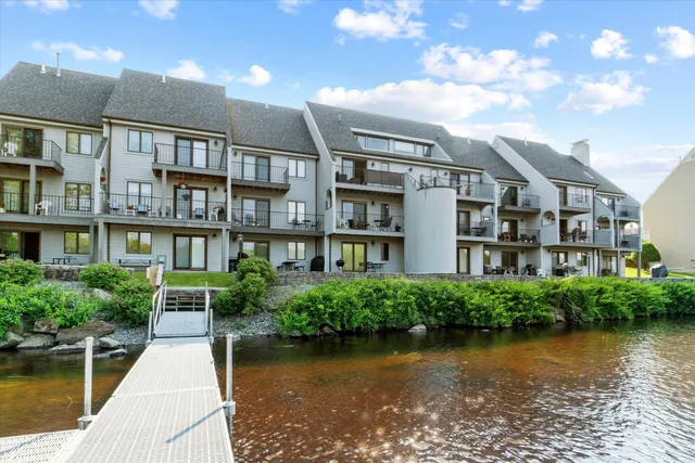 $2,850 | 33 Riverfront Drive, Unit 5, Manchester, NH 03102