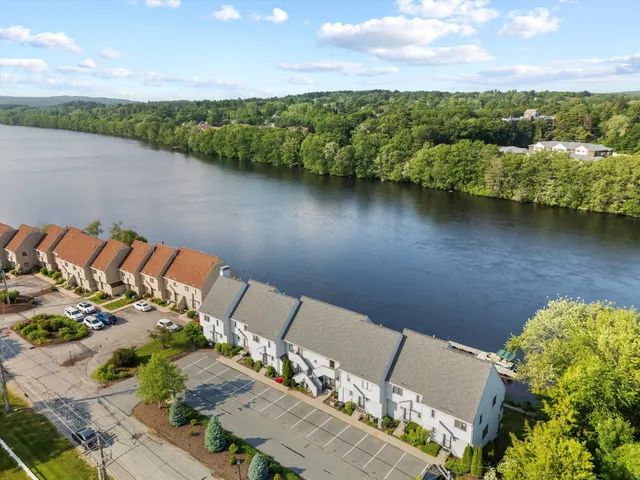 $2,850 | 33 Riverfront Drive, Unit 5, Manchester, NH 03102