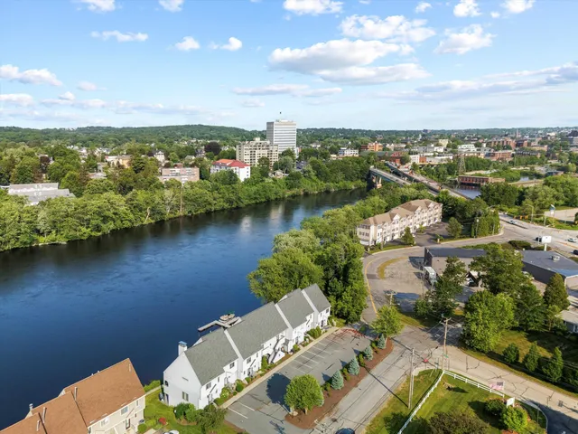 $2,850 | 33 Riverfront Drive, Unit 5, Manchester, NH 03102