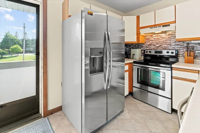 $2,850 | 33 Riverfront Drive, Unit 5, Manchester, NH 03102