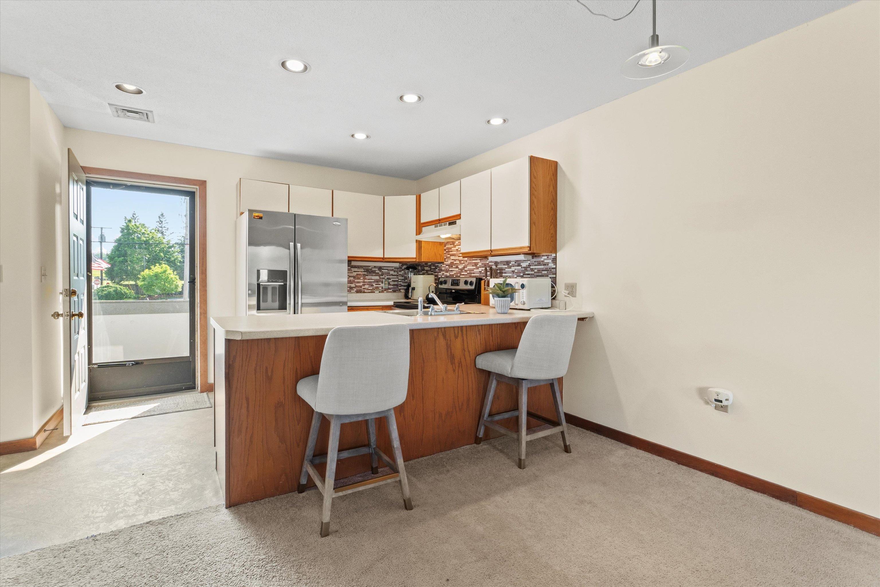 33 Riverfront Drive, Unit 5 Manchester, NH 03102 - Photo 10 of 30