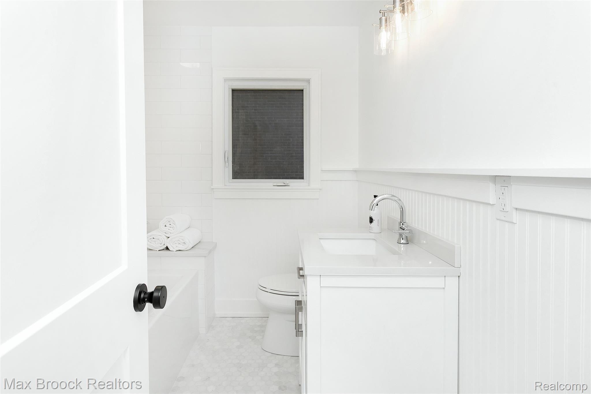 18346 Beverly Road Franklin, MI 48025 - Photo 24 of 36 Beverly-25.jpg