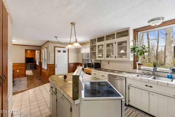 $455,000 | 3218 Rocky Waters Drive, Louisville, TN 37777