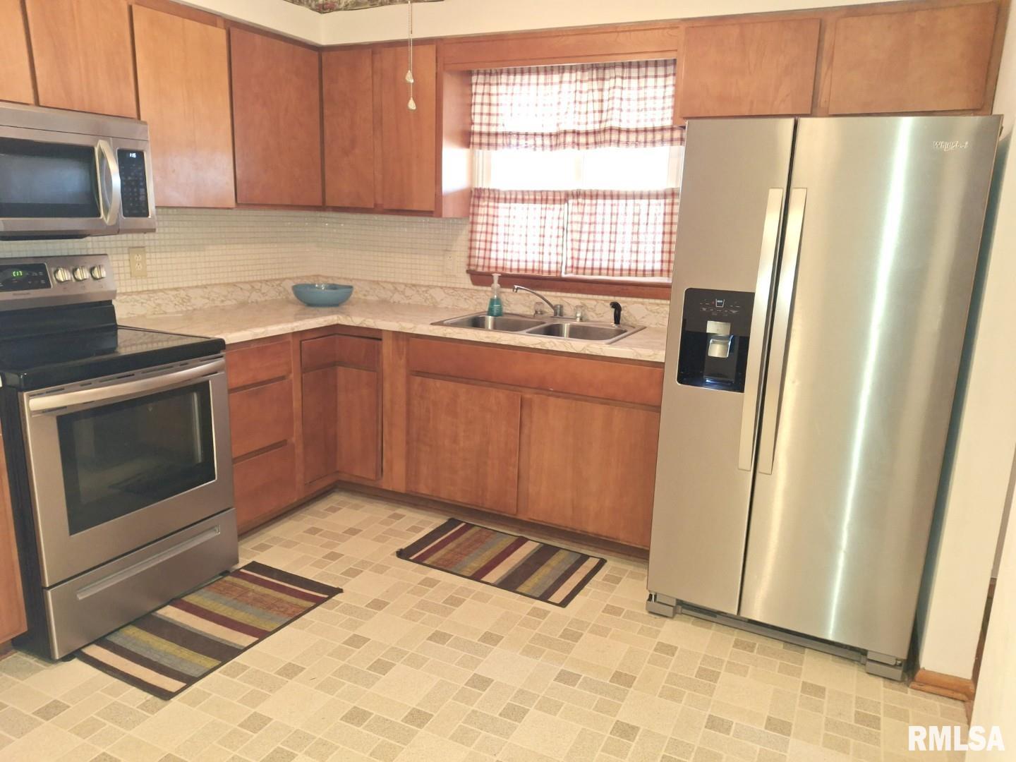 336 North 14th Avenue Canton, IL 61520 - Photo 5 of 31