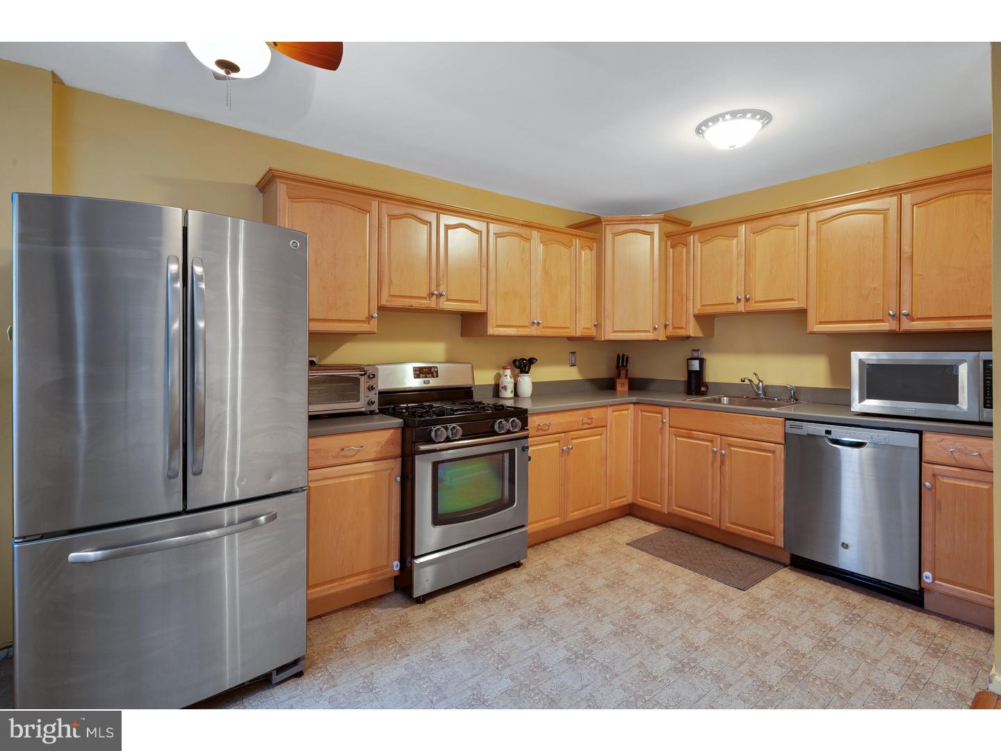 3644 Newberry Road Philadelphia, PA 19154 - Photo 3 of 20