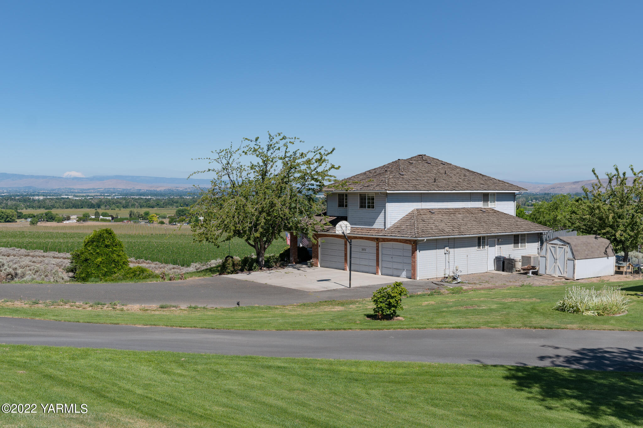 3870 Aaron Road Moxee, WA 98936 - Photo 1 of 33 an aerial view of a house