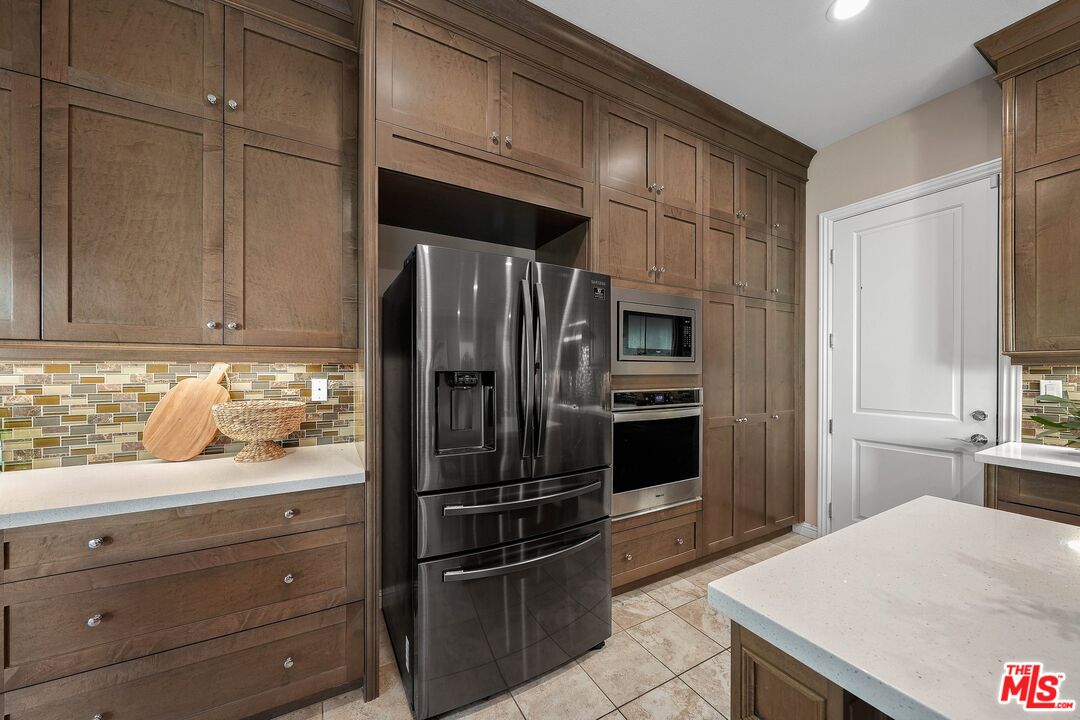 20824 Pine Cone Circle Porter Ranch, CA 91326 - Photo 16 of 61