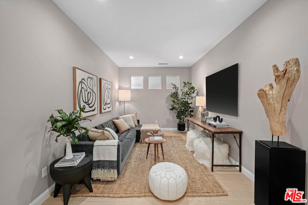 20824 Pine Cone Circle Porter Ranch, CA 91326 - Photo 24 of 61