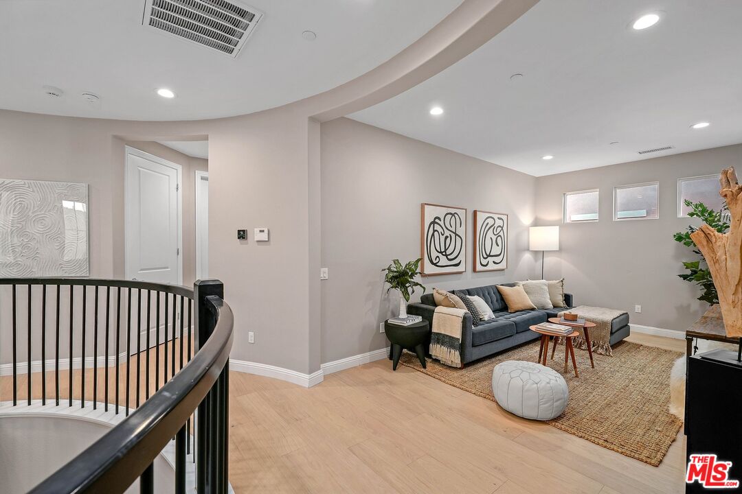 20824 Pine Cone Circle Porter Ranch, CA 91326 - Photo 25 of 61