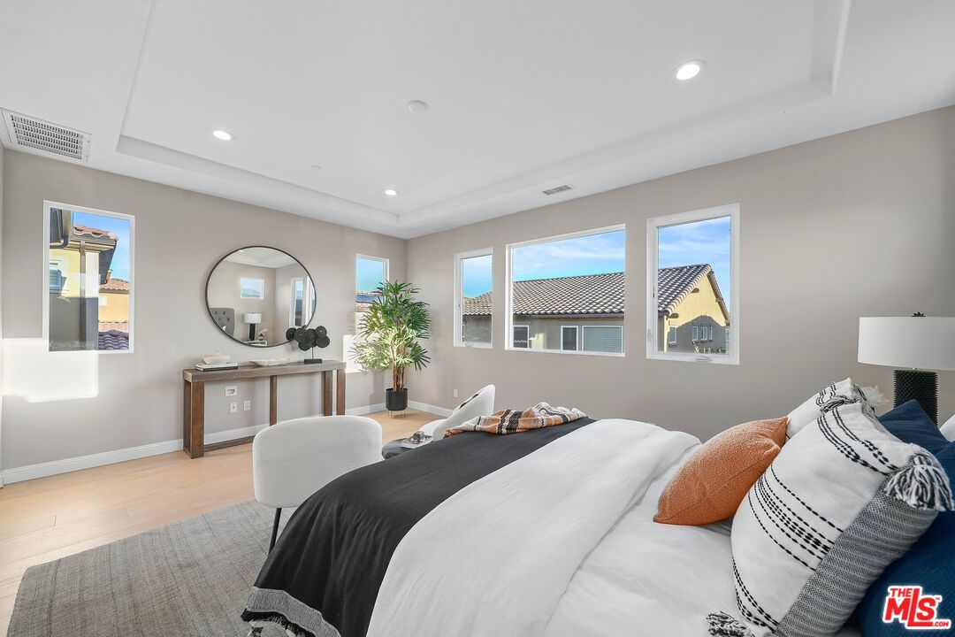 20824 Pine Cone Circle Porter Ranch, CA 91326 - Photo 29 of 61