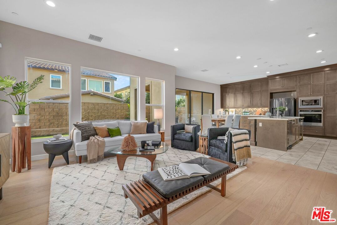 20824 Pine Cone Circle Porter Ranch, CA 91326 - Photo 5 of 61